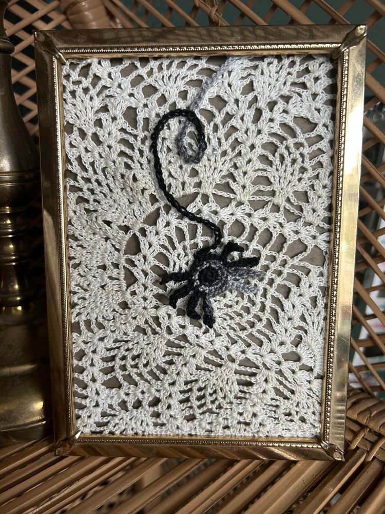 Spider spooky season decor 