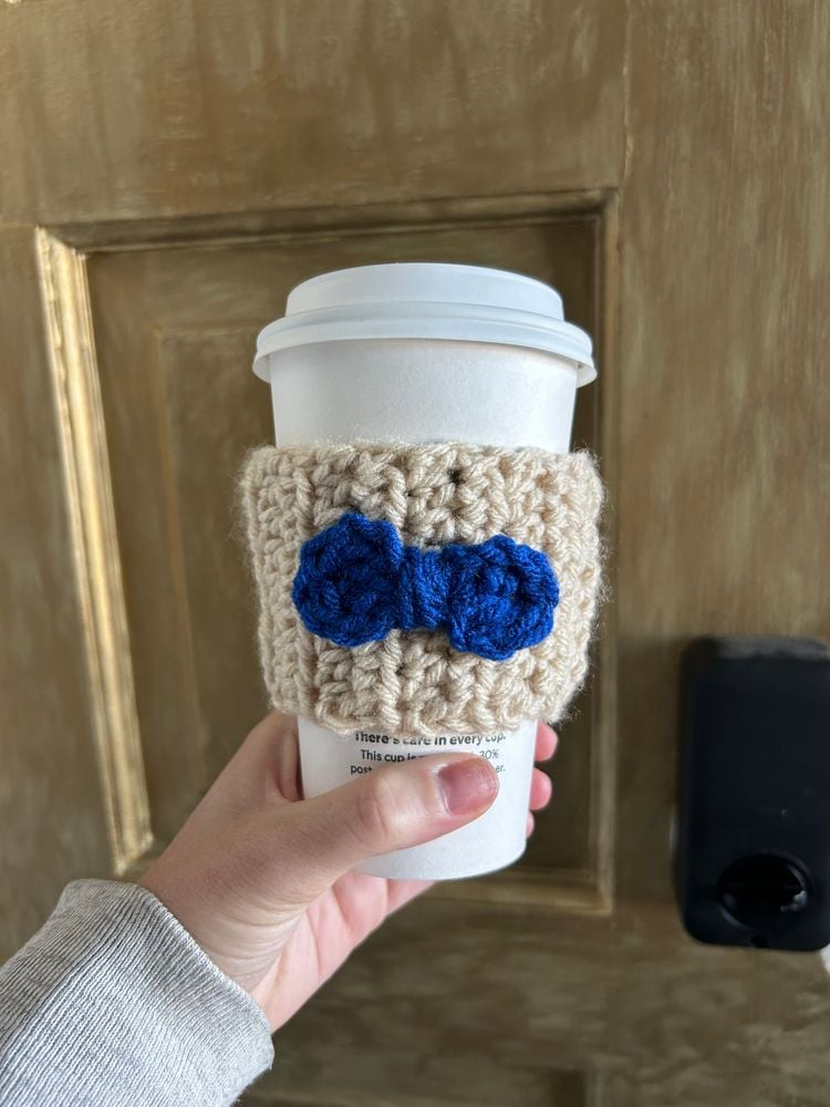 Bow coffee cozy