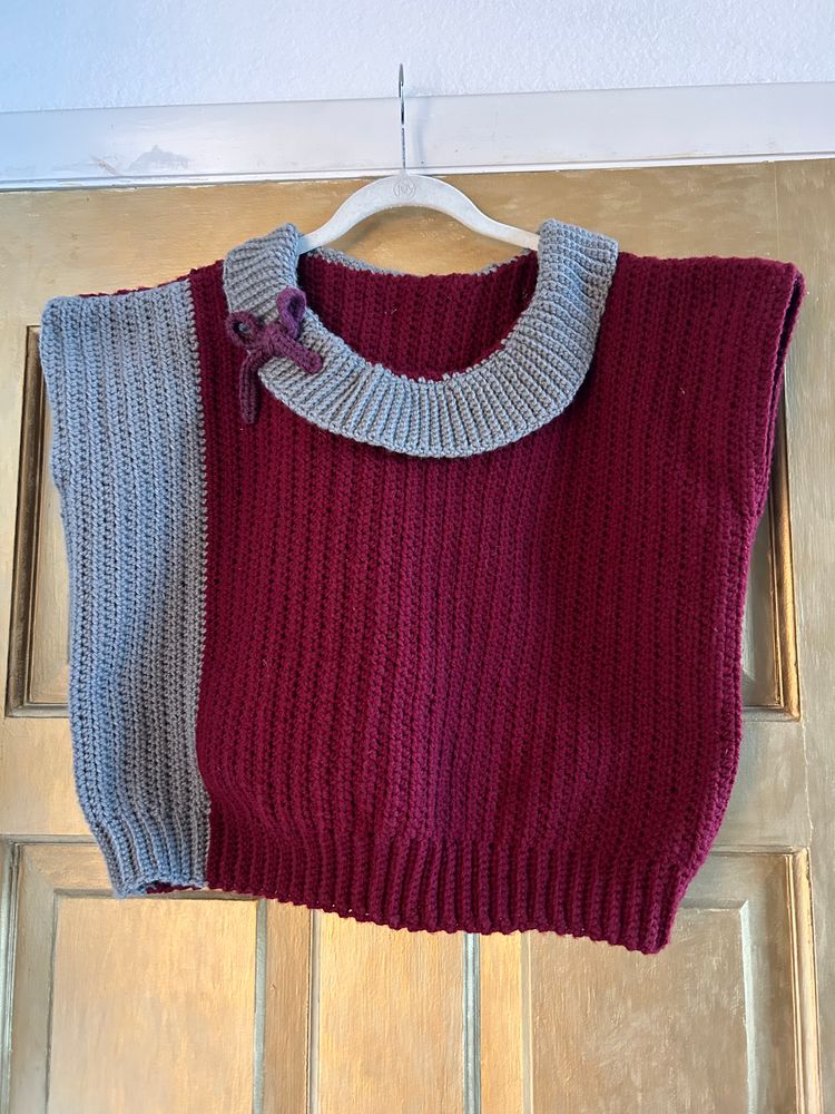 Crochet sweater vest 