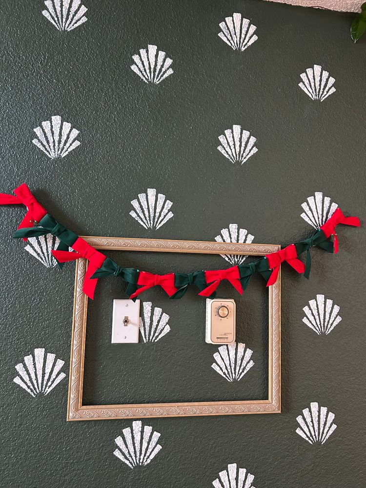 Bow Christmas garland 